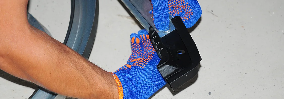 Sticky Roll Up Garage Door Repair in St Petersburg, Florida